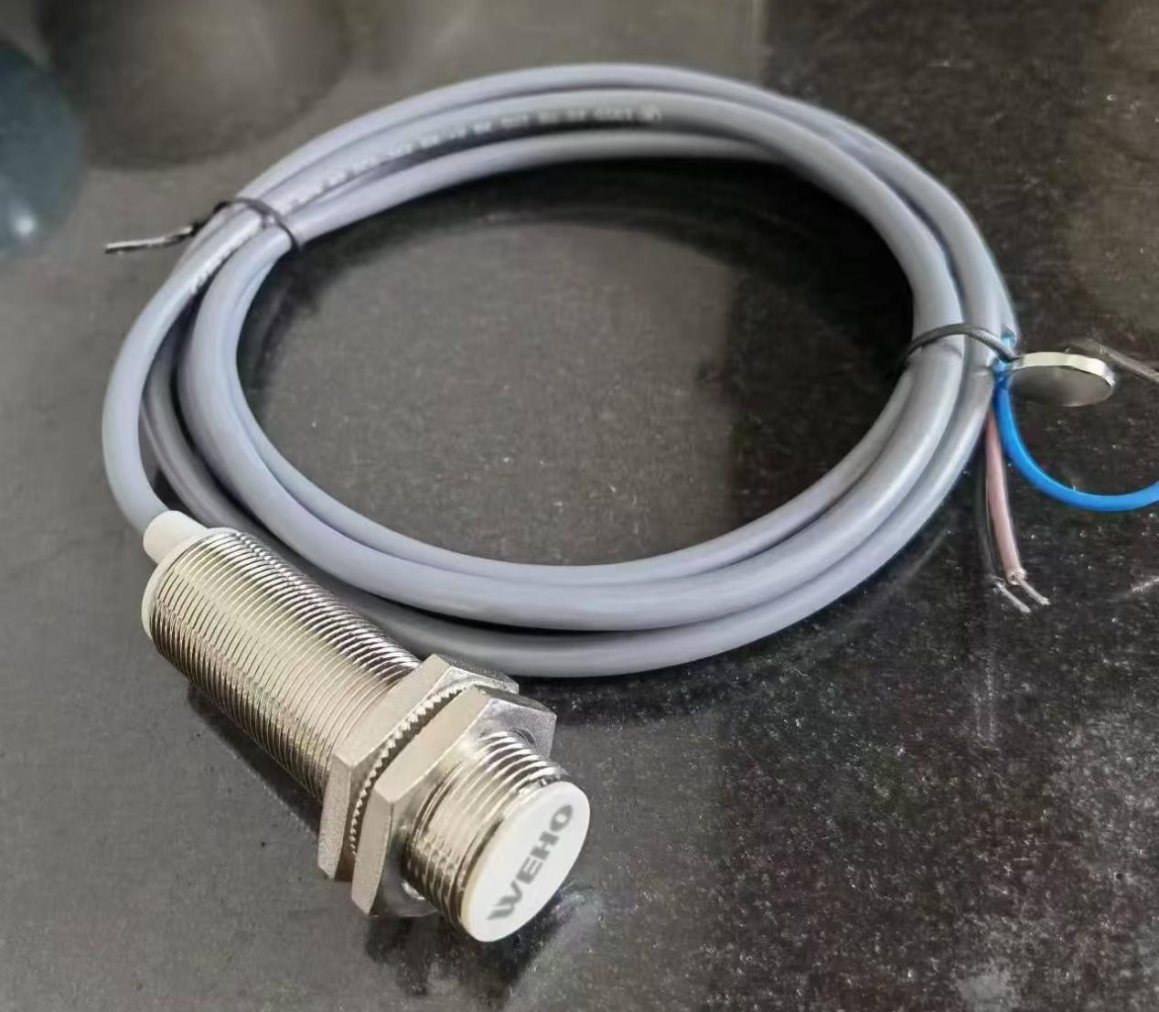 How Does a Proximity Sensor Work?  title=